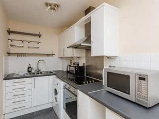 Vivid 2 Bedroom Apartment in Central London - Photo 5