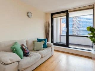 Vivid 2 Bedroom Apartment in Central London - Photo 8