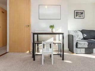 Bright & Airy 1 Bedroom Apartment in Trendy Peckham - Photo 11