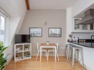 Stylish 1 Bedroom Apartment Near Northcote Road - Photo 4