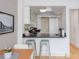 Stylish 1 Bedroom Apartment Near Northcote Road - Photo 8
