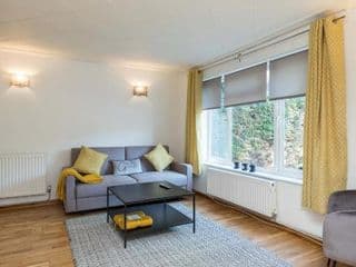 Findon House - Photo 10