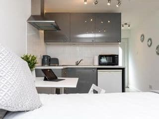 Findon Suite - Photo 5