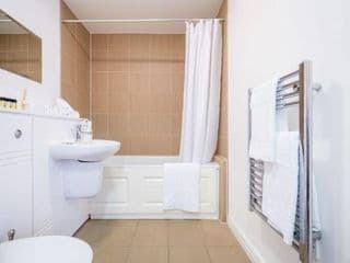 Inners City Apartments -On Suites - Photo 15