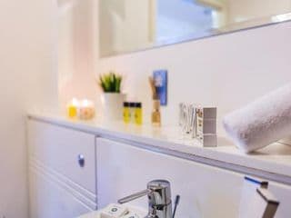 Inners City Apartments -On Suites - Photo 17