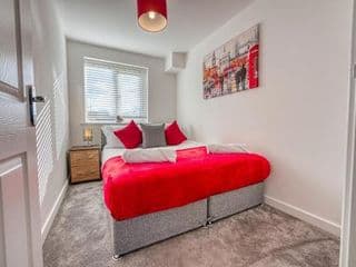 Modern 4 Bedroom 2 Bath House with Parking, Tyseley, Birmingham - Photo 17