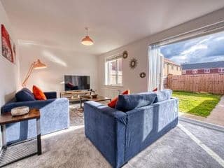 Modern 4 Bedroom 2 Bath House with Parking, Tyseley, Birmingham - Photo 3