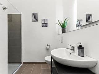 GreatStay - Mierendorfstr 11 Hinterhaus - Photo 3