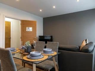 Stylish Jewellery Quarter Apartment (Sleeps 7) - Photo 18