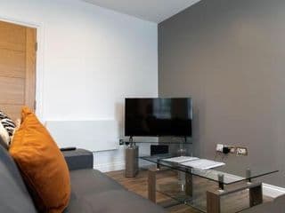 Stylish Jewellery Quarter Apartment (Sleeps 7) - Photo 19