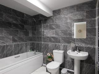 homely - North London Apartments Wembley - Photo 11
