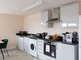 homely - North London Apartments Wembley - Photo 14