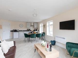 homely - North London Apartments Wembley - Photo 5