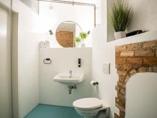 Spacious Apartment in Berlin Mitte for 6 - Photo 17