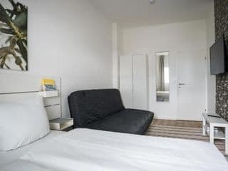 Spacious Apartment in Berlin Mitte for 6 - Photo 3