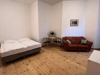Thomas Apartments - Photo 2