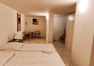 Thomas Apartments - Photo 20