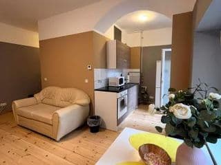 Thomas Apartments - Photo 3
