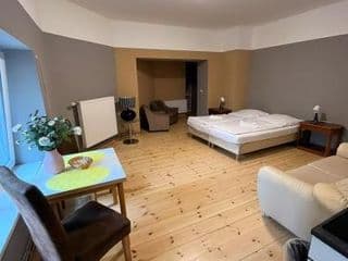 Thomas Apartments - Photo 5