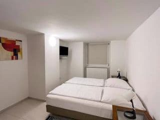 Thomas Apartments - Photo 7