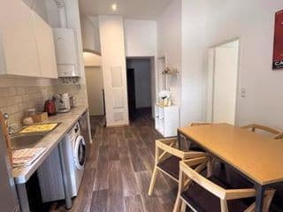 Thomas Apartments - Photo 8