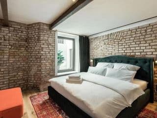 Ancient 33sqm 2room maisonette apt Near center - Photo 2