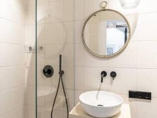 Ancient 33sqm 2room maisonette apt Near center - Photo 8