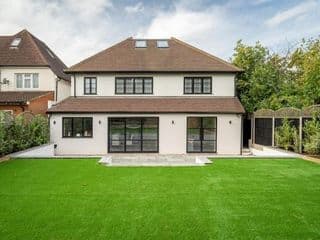 Pass the Keys Luxury 4 Bedroom home with large garden - Photo 14