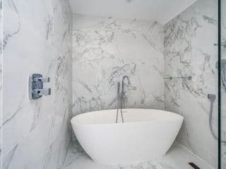 Pass the Keys Luxury 4 Bedroom home with large garden - Photo 19