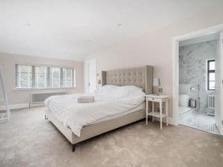 Pass the Keys Luxury 4 Bedroom home with large garden - Photo 20