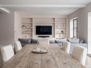 Pass the Keys Luxury 4 Bedroom home with large garden - Photo 7