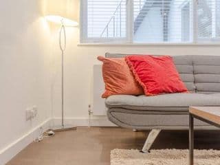 Modern Flat in the Heart of West London - Photo 18