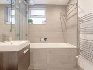 Modern Flat in the Heart of West London - Photo 21