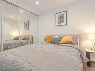 Modern Flat in the Heart of West London - Photo 6