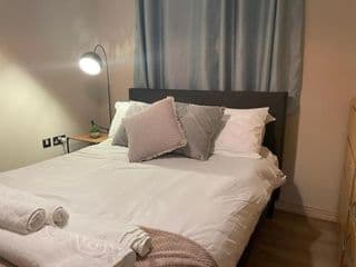 Tranquil, Modern & Large Flat With Parking - Photo 20