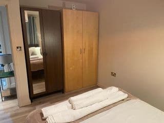 Tranquil, Modern & Large Flat With Parking - Photo 23