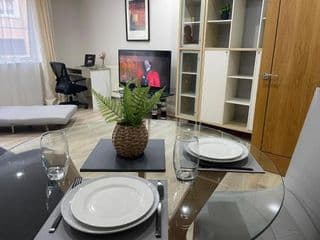 Tranquil, Modern & Large Flat With Parking - Photo 8
