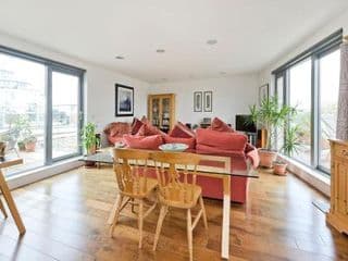 Superb apartment with terrace near the river in Putney by UnderTheDoormat - Photo 12
