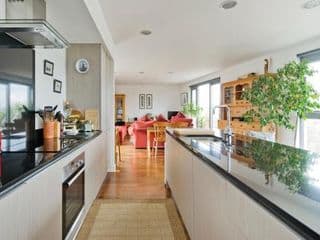 Superb apartment with terrace near the river in Putney by UnderTheDoormat - Photo 14