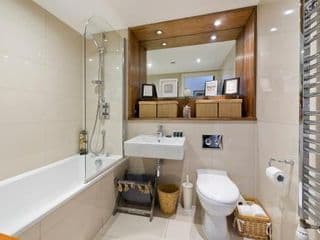 Superb apartment with terrace near the river in Putney by UnderTheDoormat - Photo 17