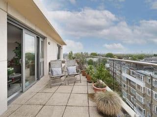 Superb apartment with terrace near the river in Putney by UnderTheDoormat - Photo 24