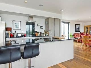 Superb apartment with terrace near the river in Putney by UnderTheDoormat - Photo 5