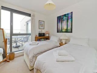 Superb apartment with terrace near the river in Putney by UnderTheDoormat - Photo 9