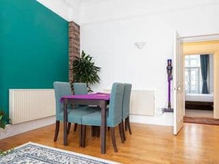 Central 2 Bedroom Apartment near Old Street - Photo 11