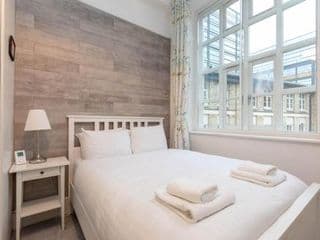 Central 2 Bedroom Apartment near Old Street - Photo 3