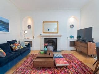 Beautiful Hampstead Home RH6