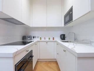 Beautiful Hampstead Home RH6 - Photo 5