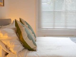 Beautiful Hampstead Home RH6 - Photo 10
