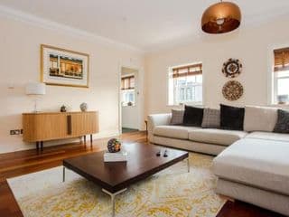 Luxury 2 Bedroom Apartment in London Bridge - Photo 2