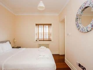 Luxury 2 Bedroom Apartment in London Bridge - Photo 17